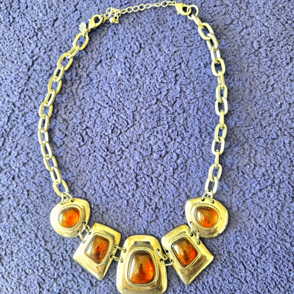 Rare, vintage Lia Sophia limited addition Kiam Family series necklace